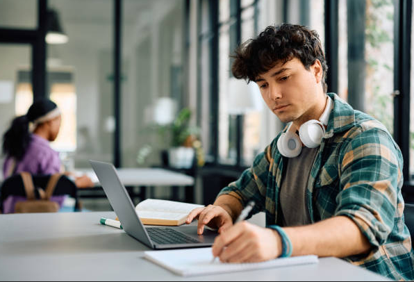 Registro de despliegue con etapas CI/CD.